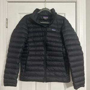 Men’s zipup Patagonia size medium color black